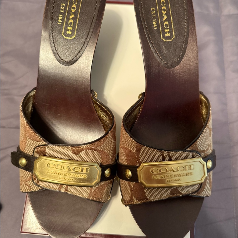 Coach Abella Signature Heels 8.5 NEW AND HARD TO FIND